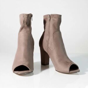 Charlotte Russe Dawn Taupe Peep Toe Ankle Boot Block Heel Size 6
